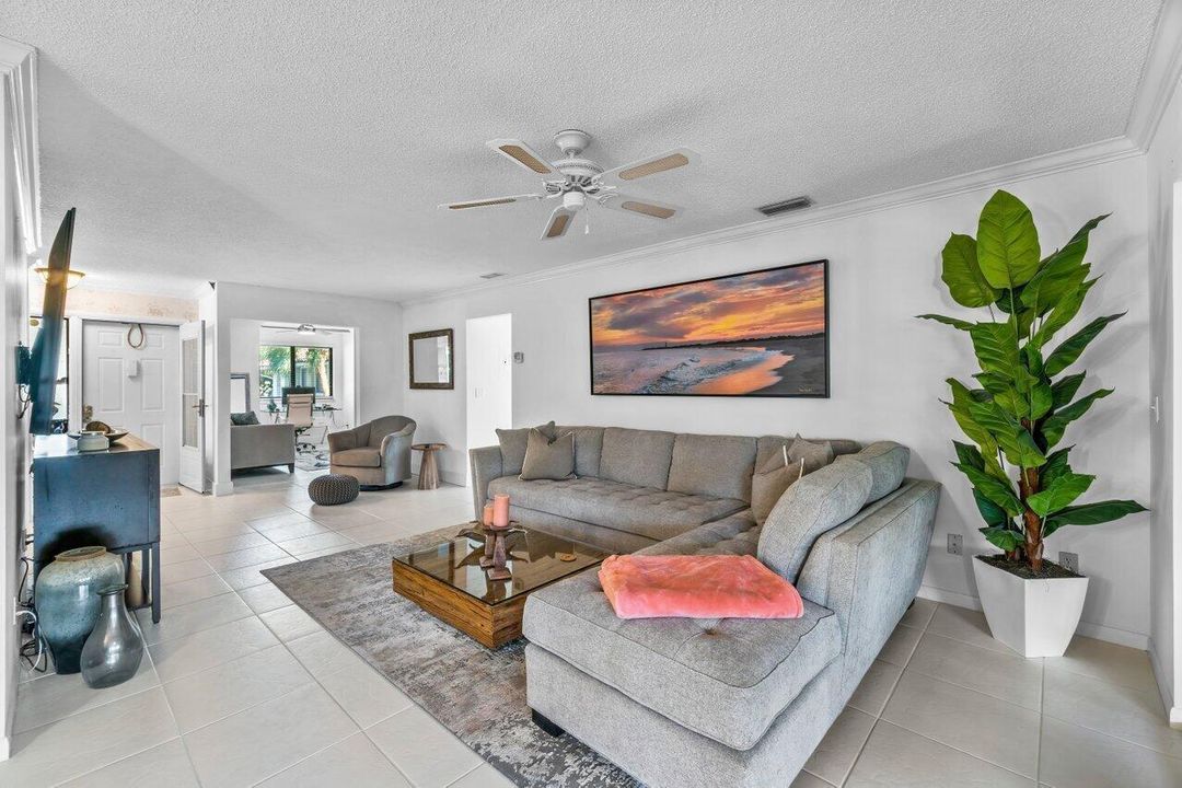 50 Pelican Pointe 205