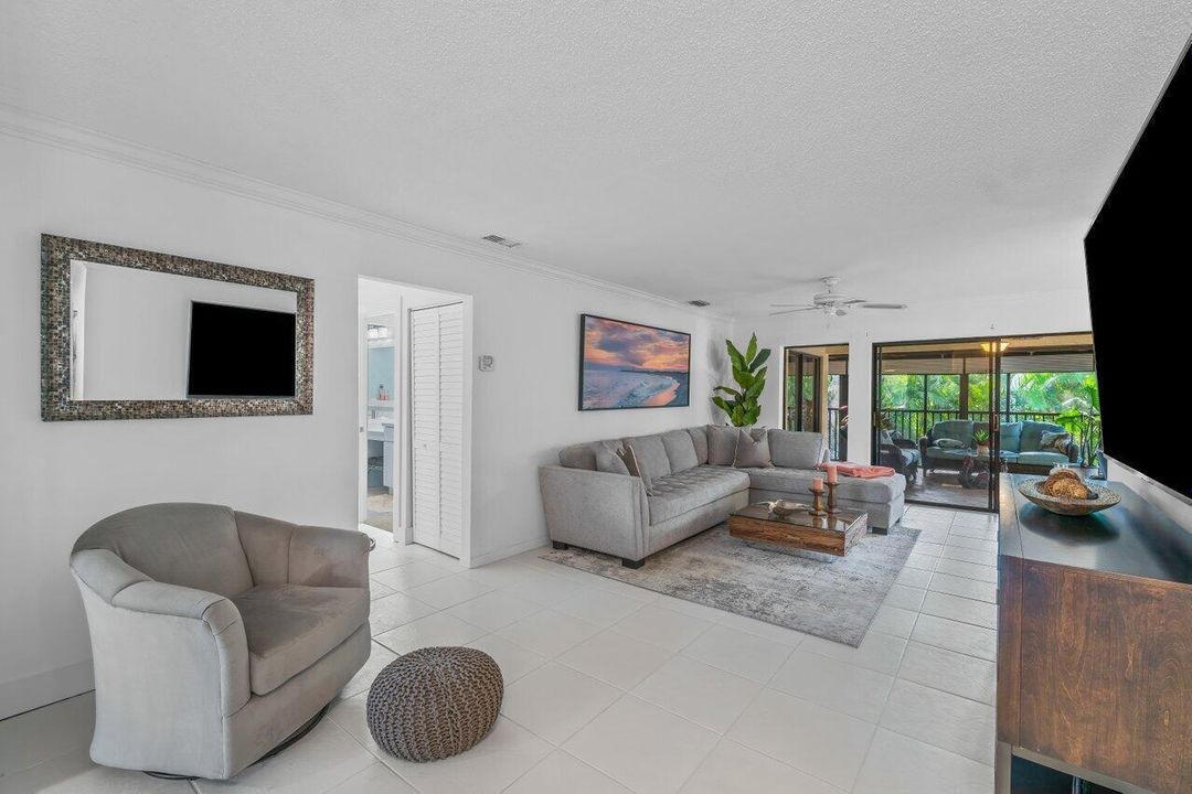 50 Pelican Pointe 205