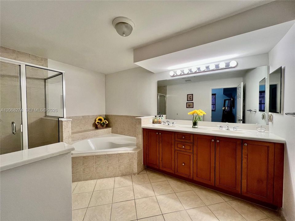 For Rent: $3,600 (2 beds, 2 baths, 1145 Square Feet)