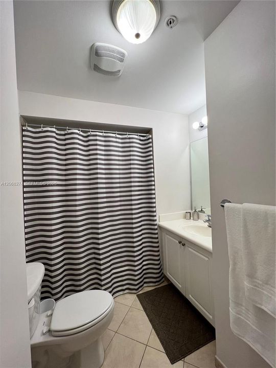 For Rent: $3,600 (2 beds, 2 baths, 1145 Square Feet)