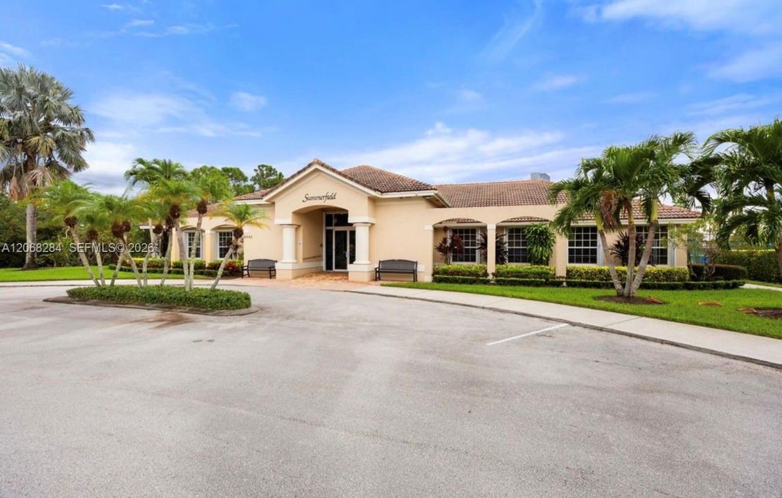 For Sale: $749,000 (4 beds, 3 baths, 2298 Square Feet)