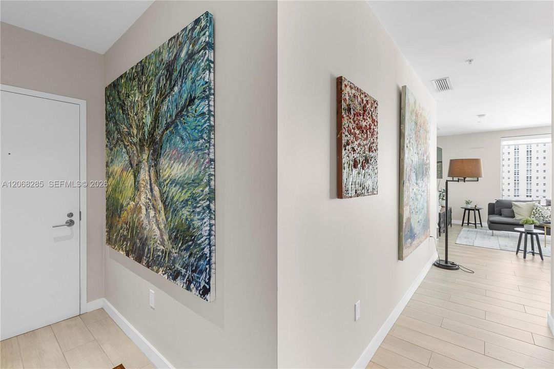 For Sale: $789,000 (2 beds, 2 baths, 1236 Square Feet)