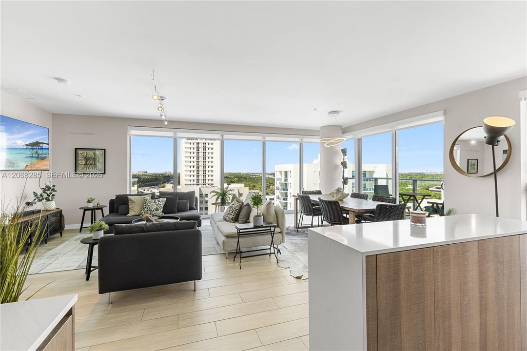 For Sale: $789,000 (2 beds, 2 baths, 1236 Square Feet)