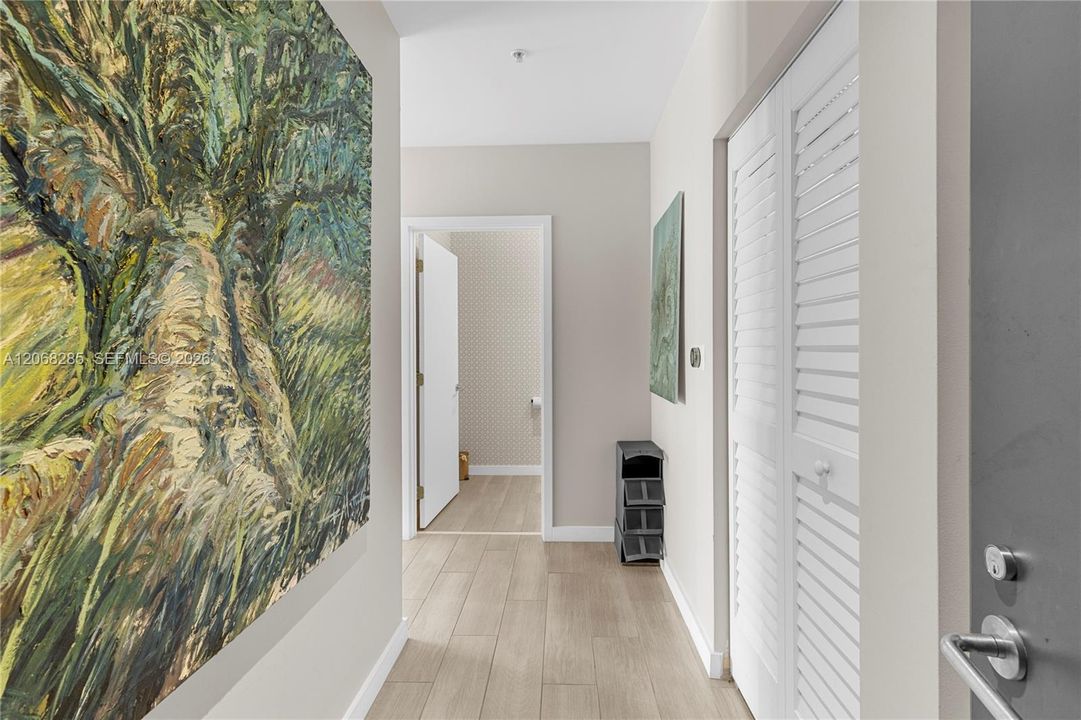 For Sale: $789,000 (2 beds, 2 baths, 1236 Square Feet)