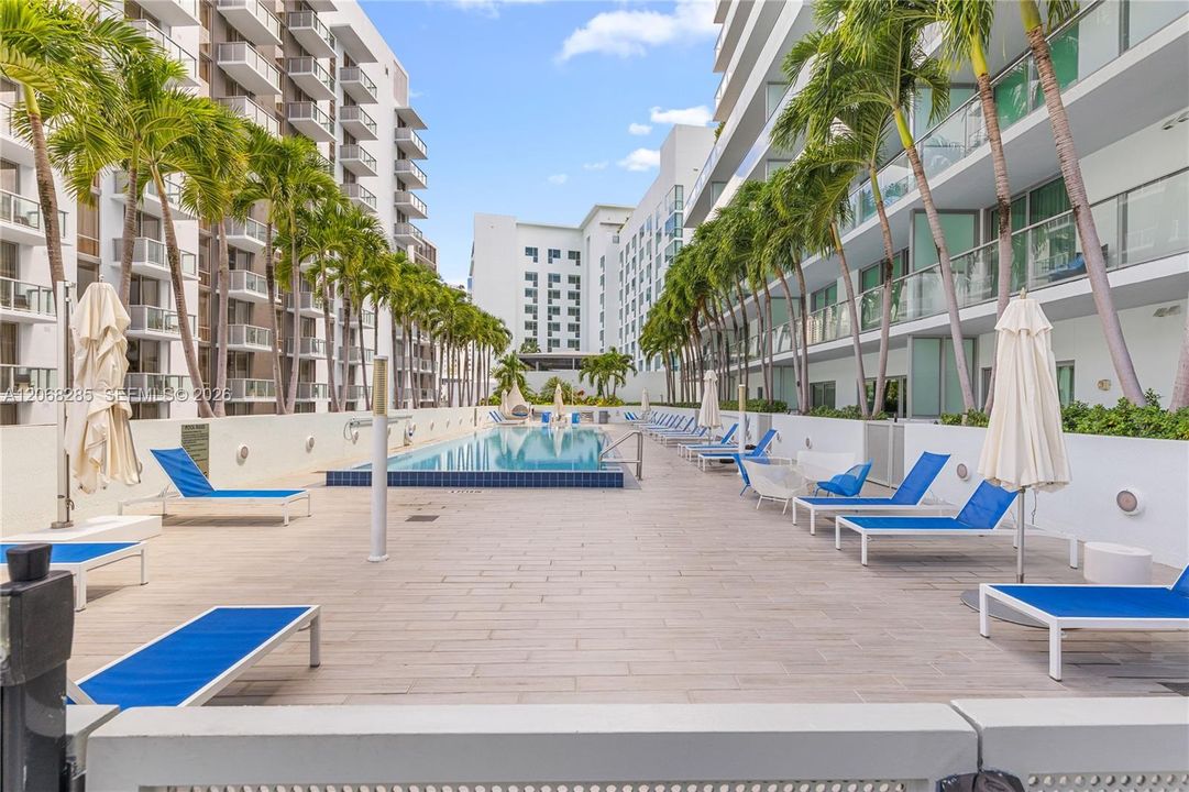 For Sale: $789,000 (2 beds, 2 baths, 1236 Square Feet)