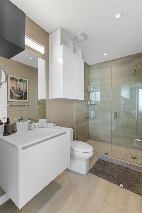 For Sale: $789,000 (2 beds, 2 baths, 1236 Square Feet)