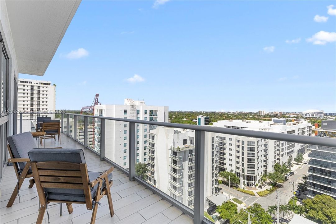 For Sale: $789,000 (2 beds, 2 baths, 1236 Square Feet)