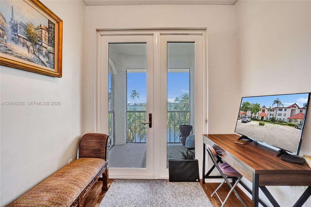 For Sale: $339,500 (2 beds, 2 baths, 1414 Square Feet)