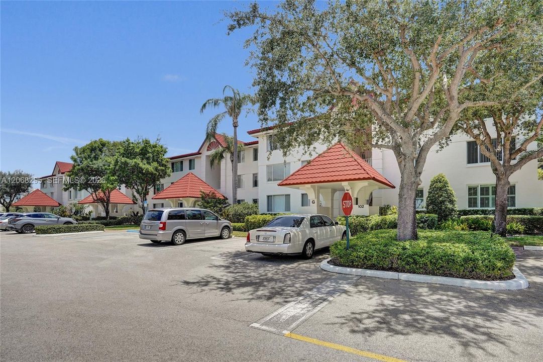 For Sale: $339,500 (2 beds, 2 baths, 1414 Square Feet)