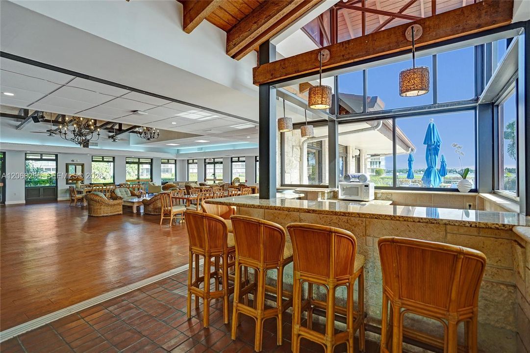 For Sale: $339,500 (2 beds, 2 baths, 1414 Square Feet)