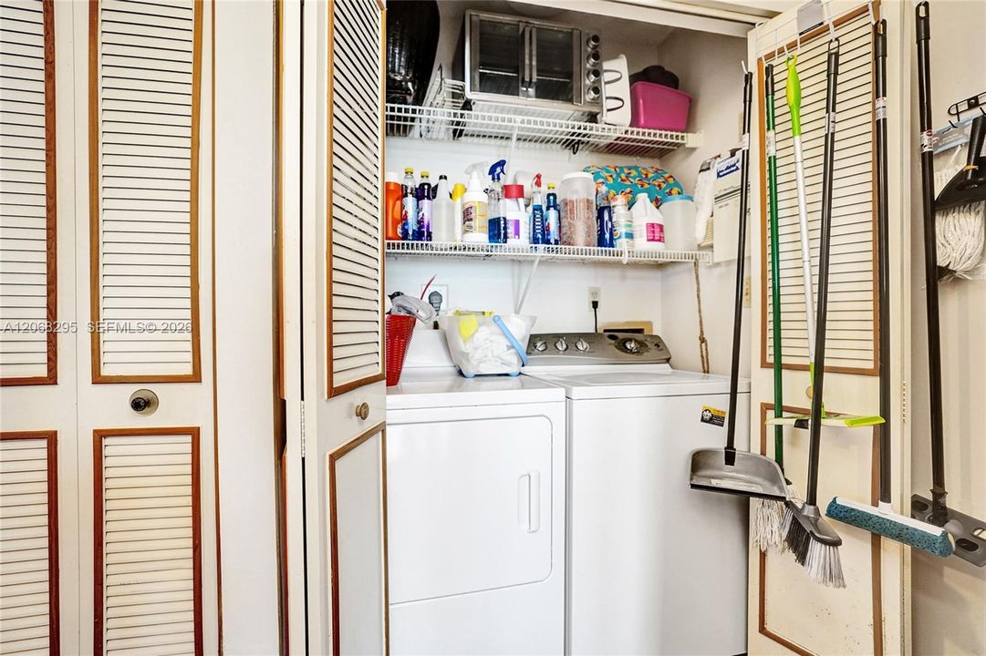 For Sale: $339,500 (2 beds, 2 baths, 1414 Square Feet)