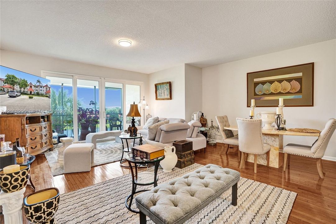For Sale: $339,500 (2 beds, 2 baths, 1414 Square Feet)