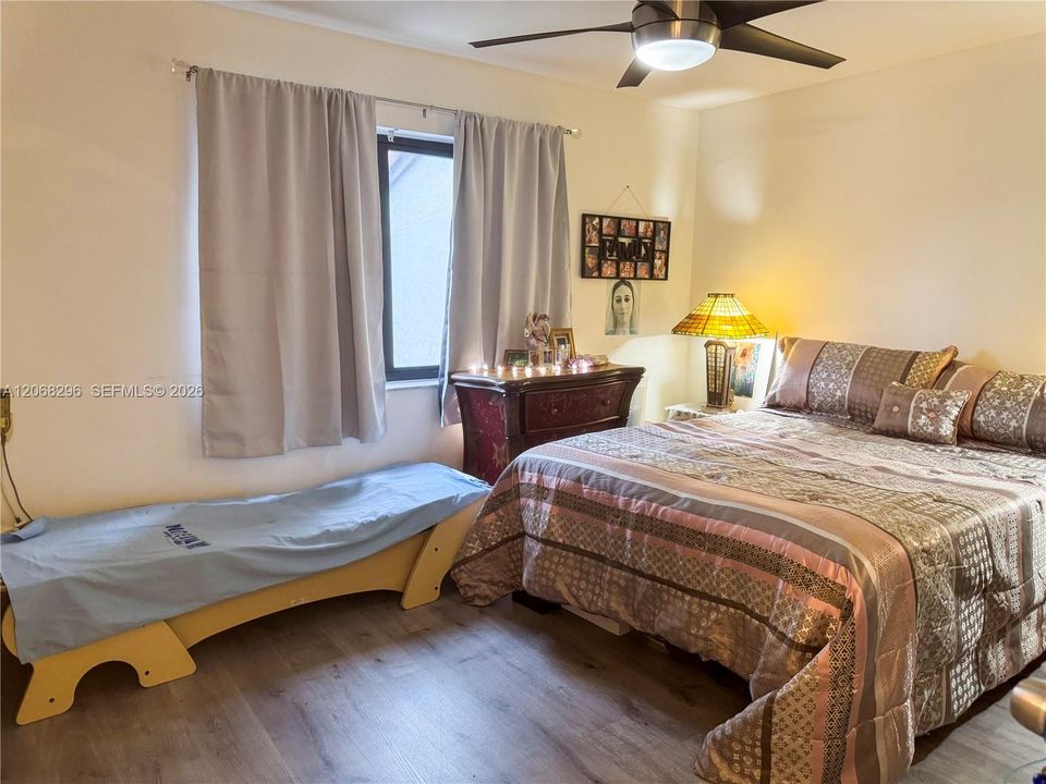 For Sale: $384,920 (2 beds, 1 baths, 1050 Square Feet)