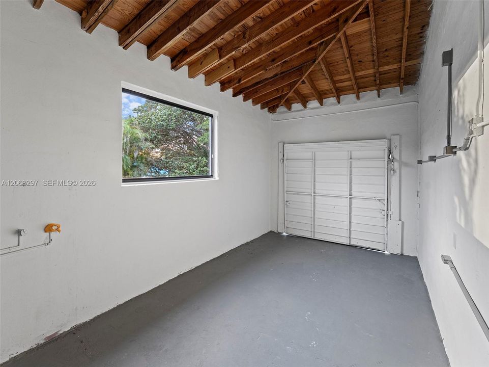 For Sale: $645,000 (3 beds, 2 baths, 1082 Square Feet)