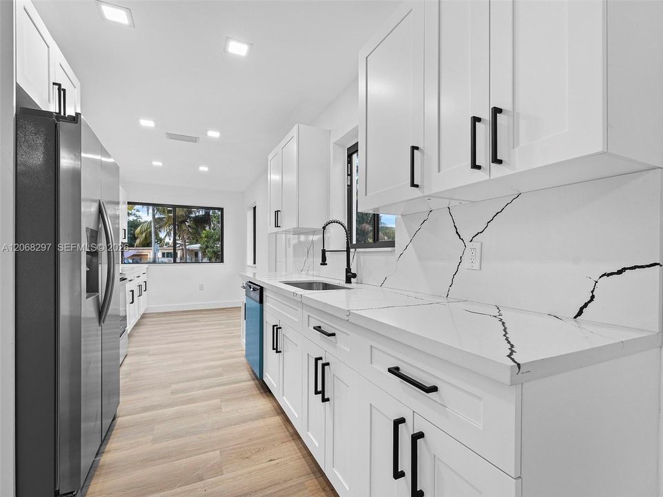 For Sale: $645,000 (3 beds, 2 baths, 1082 Square Feet)