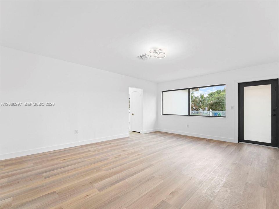 For Sale: $645,000 (3 beds, 2 baths, 1082 Square Feet)