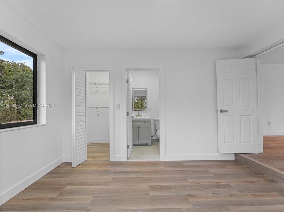 For Sale: $645,000 (3 beds, 2 baths, 1082 Square Feet)
