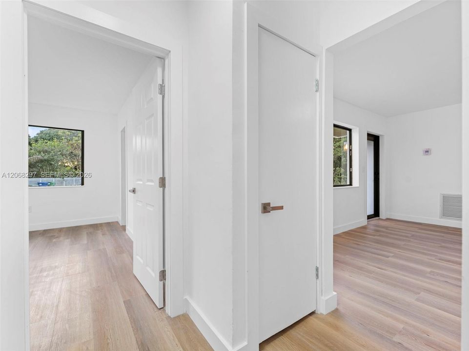 For Sale: $645,000 (3 beds, 2 baths, 1082 Square Feet)