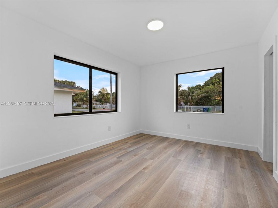 For Sale: $645,000 (3 beds, 2 baths, 1082 Square Feet)