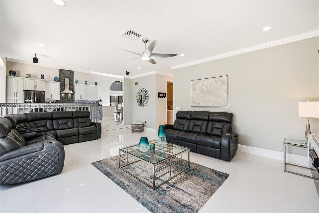 For Sale: $775,000 (4 beds, 3 baths, 2707 Square Feet)