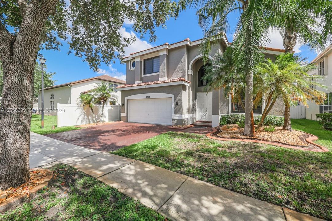 For Sale: $775,000 (4 beds, 3 baths, 2707 Square Feet)