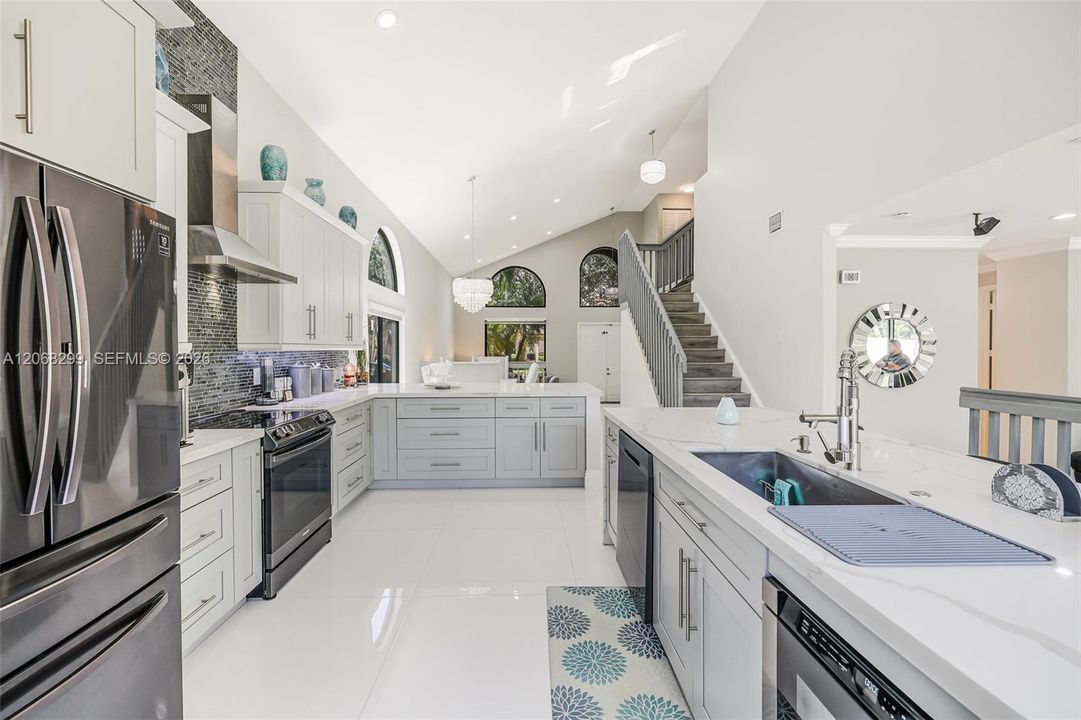 For Sale: $775,000 (4 beds, 3 baths, 2707 Square Feet)