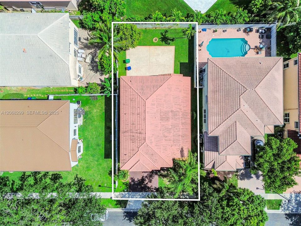 For Sale: $775,000 (4 beds, 3 baths, 2707 Square Feet)