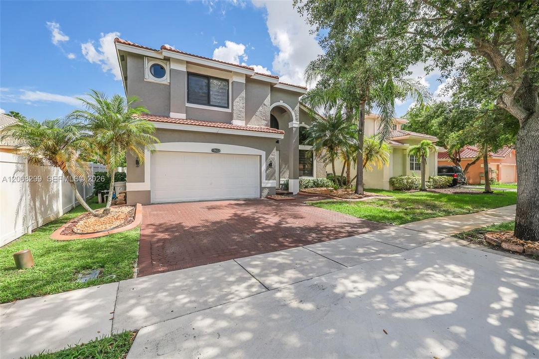 For Sale: $775,000 (4 beds, 3 baths, 2707 Square Feet)