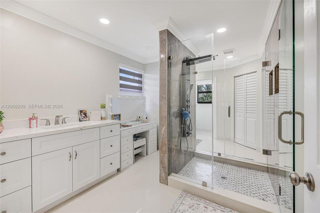 For Sale: $775,000 (4 beds, 3 baths, 2707 Square Feet)