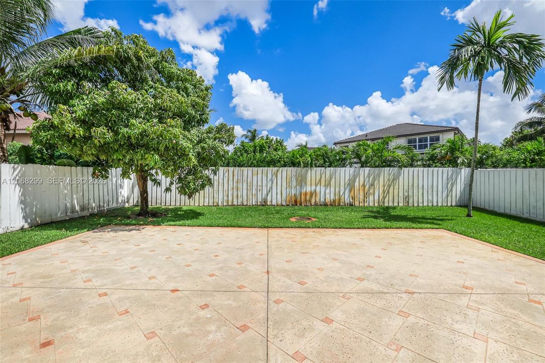 For Sale: $775,000 (4 beds, 3 baths, 2707 Square Feet)