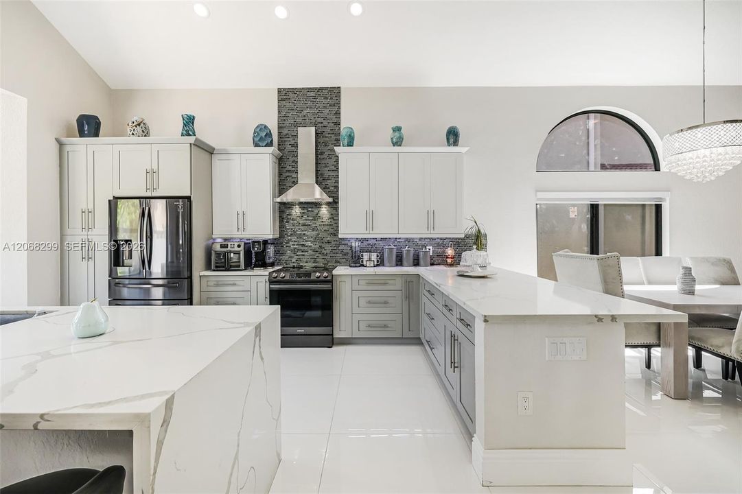 For Sale: $775,000 (4 beds, 3 baths, 2707 Square Feet)