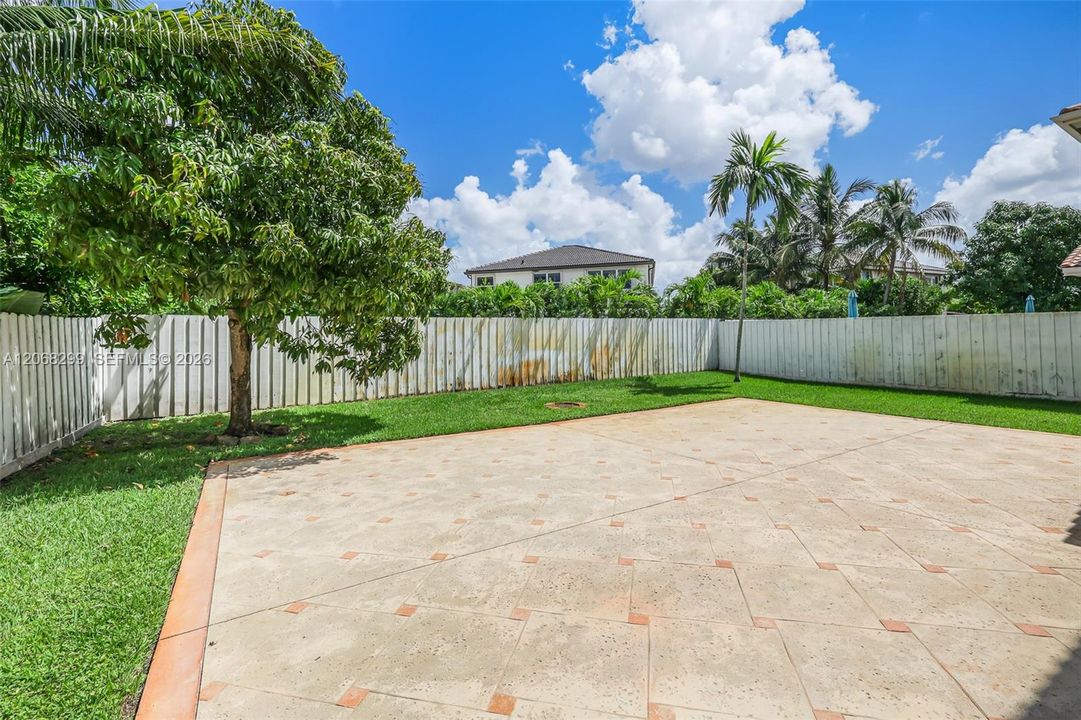For Sale: $775,000 (4 beds, 3 baths, 2707 Square Feet)