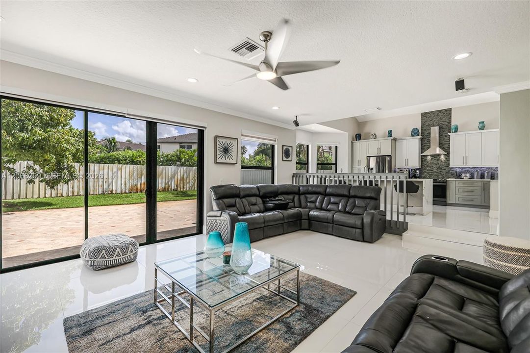 For Sale: $775,000 (4 beds, 3 baths, 2707 Square Feet)