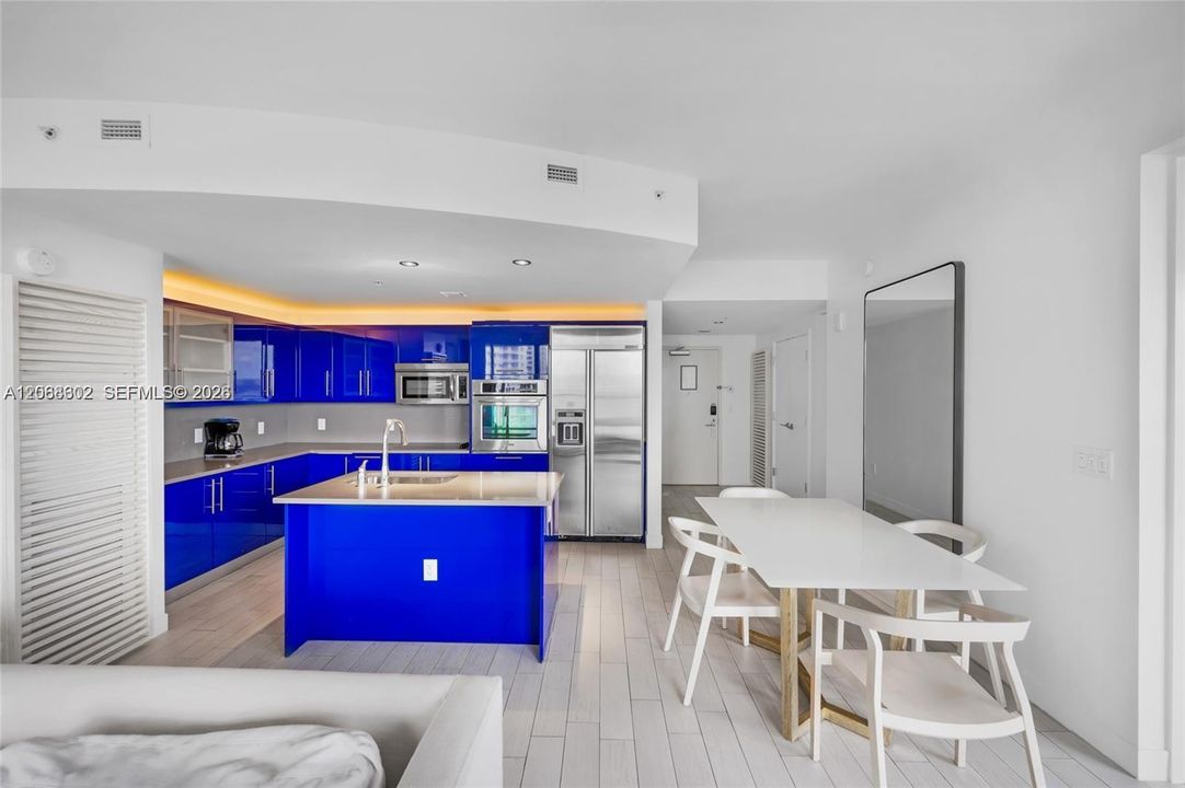 For Rent: $8,000 (2 beds, 2 baths, 1214 Square Feet)