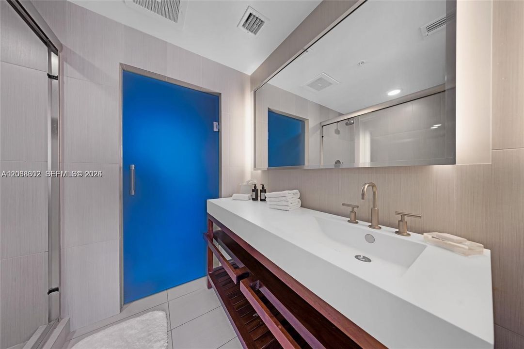For Rent: $8,000 (2 beds, 2 baths, 1214 Square Feet)