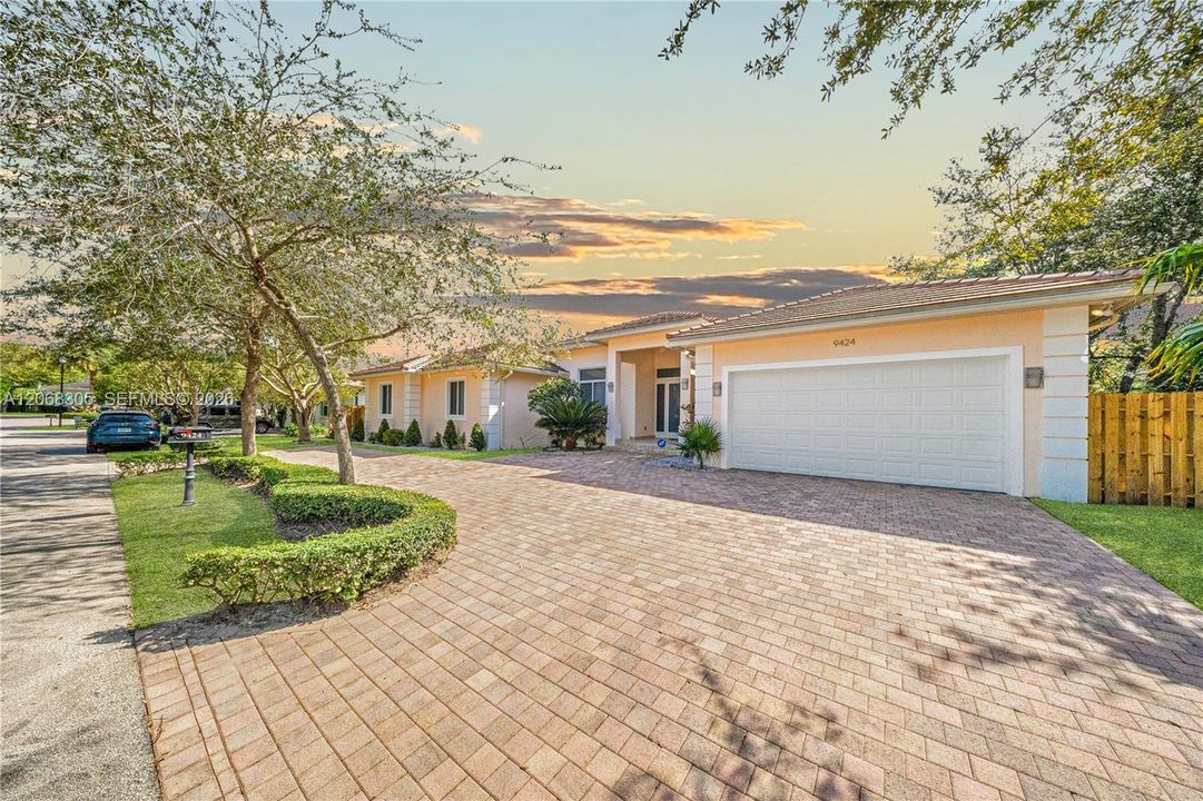 For Sale: $1,750,000 (4 beds, 4 baths, 3452 Square Feet)
