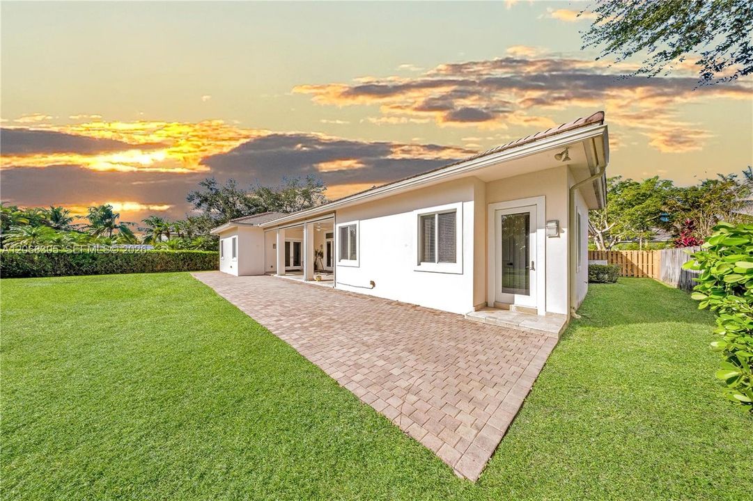 For Sale: $1,750,000 (4 beds, 4 baths, 3452 Square Feet)
