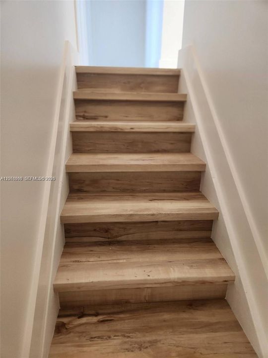 For Rent: $2,200 (3 beds, 1 baths, 1167 Square Feet)