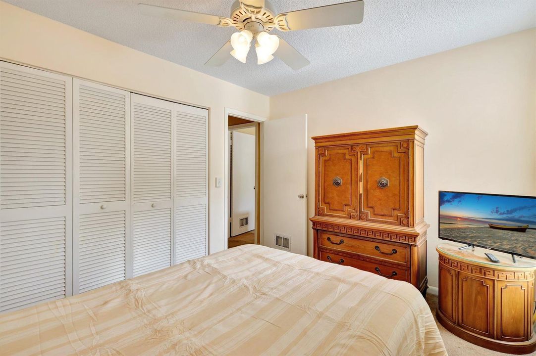 Shaker - second bedroom 3