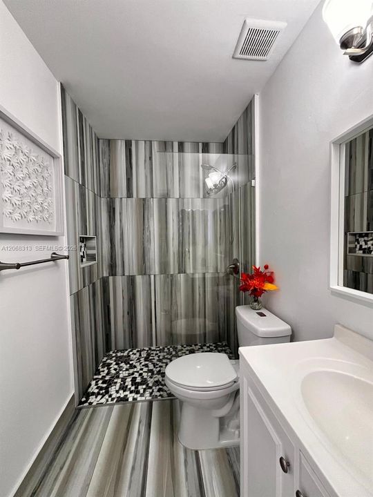 For Sale: $439,900 (3 beds, 2 baths, 1319 Square Feet)