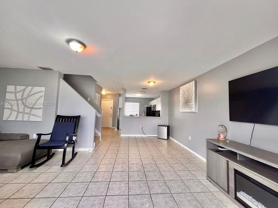 En Venta: $439,900 (3 camas, 2 baños, 1319 Pies cuadrados)