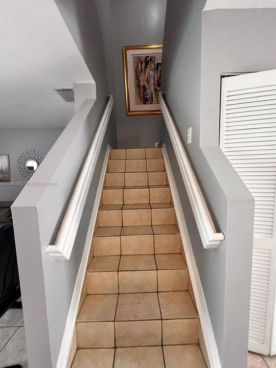 For Sale: $439,900 (3 beds, 2 baths, 1319 Square Feet)