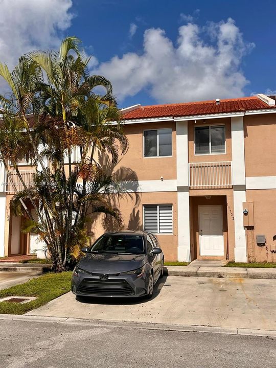 For Sale: $439,900 (3 beds, 2 baths, 1319 Square Feet)