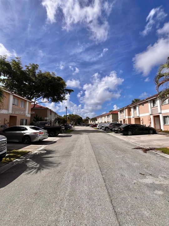 For Sale: $439,900 (3 beds, 2 baths, 1319 Square Feet)