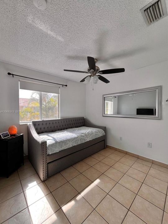 For Sale: $439,900 (3 beds, 2 baths, 1319 Square Feet)