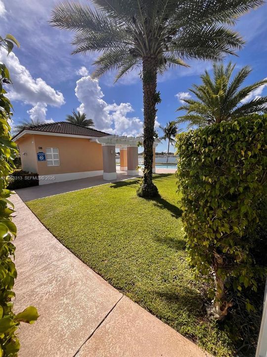 For Sale: $439,900 (3 beds, 2 baths, 1319 Square Feet)