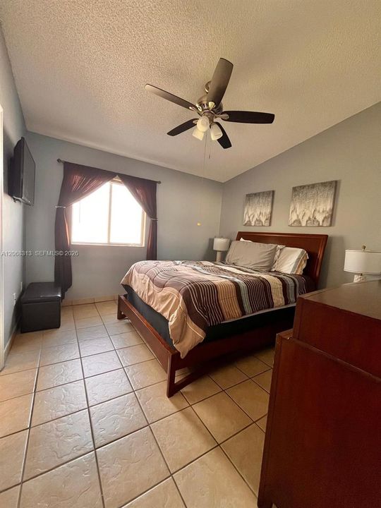 For Sale: $439,900 (3 beds, 2 baths, 1319 Square Feet)