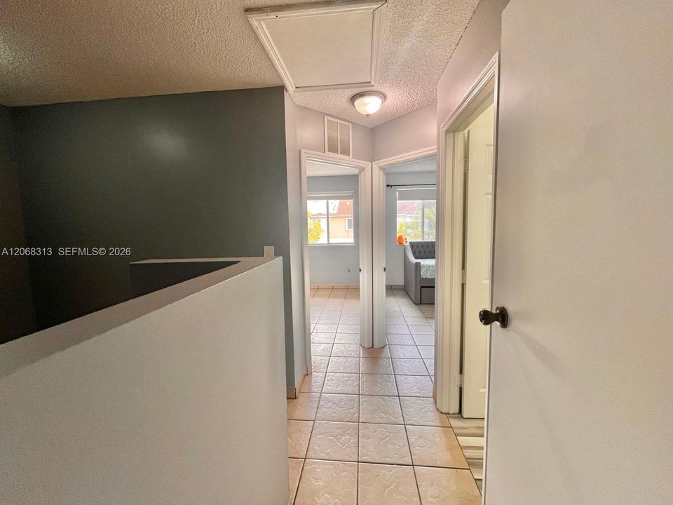 En Venta: $439,900 (3 camas, 2 baños, 1319 Pies cuadrados)