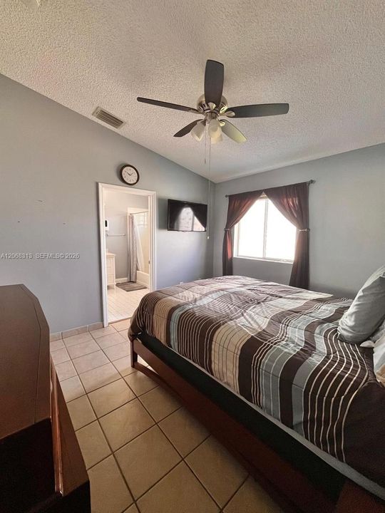 For Sale: $439,900 (3 beds, 2 baths, 1319 Square Feet)