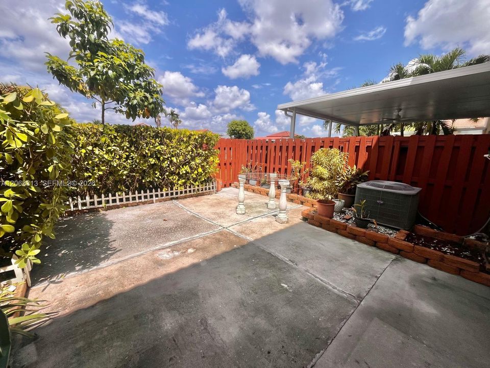 En Venta: $439,900 (3 camas, 2 baños, 1319 Pies cuadrados)